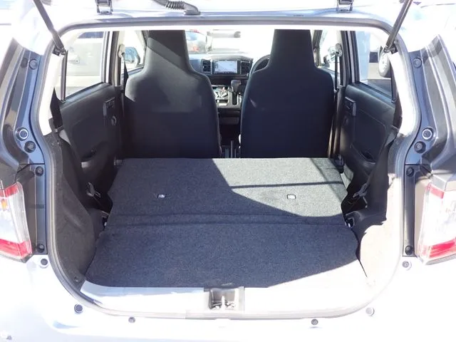 ダイハツ　ミラ　イース