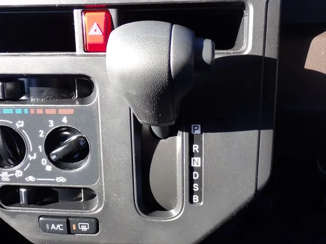 ダイハツ　トール