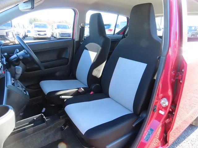 ミラ　イース（ダイハツ）の車両写真