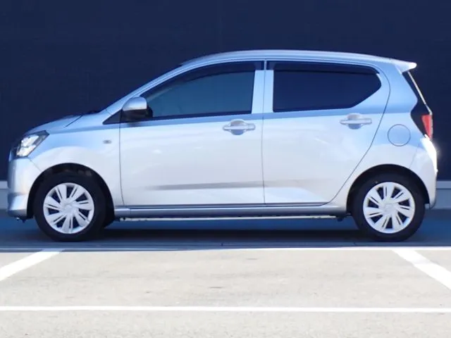 ダイハツ　ミラ　イース