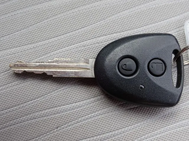 ダイハツ　ミラ　イース