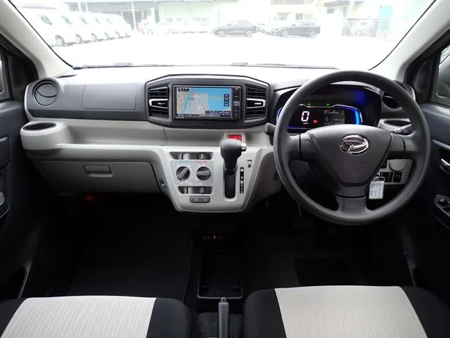 ダイハツ　ミラ　イース