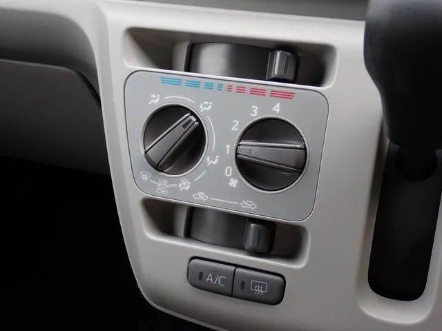 ダイハツ　ミラ　イース