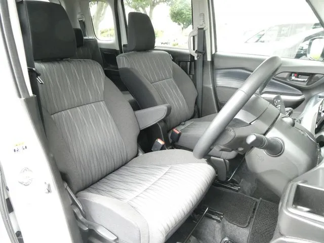 デリカ　Ｄ：２　２ＷＤ（ミツビシ）の車両写真