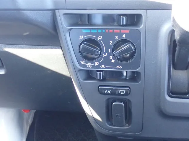 ダイハツ　ハイゼットカーゴ