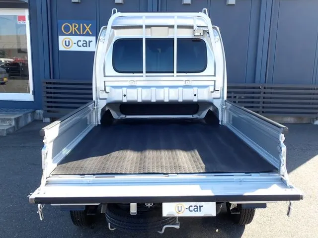 キャリイトラック　４ＷＤ（スズキ）の車両写真