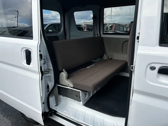 エブリイバン（スズキ）の車両写真