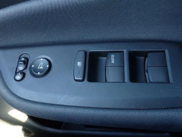 ホンダ　フィット　ｅ：ＨＥＶ