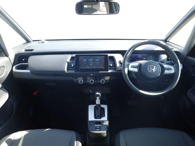ホンダ　フィット　ｅ：ＨＥＶ