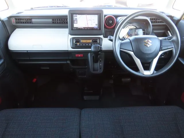 スペーシア（スズキ）の車両写真