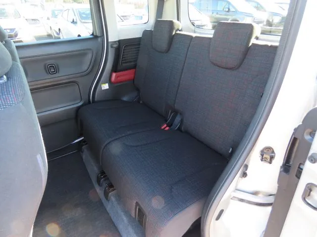 スペーシア（スズキ）の車両写真