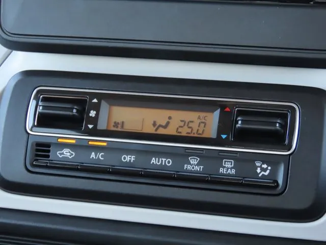 スペーシア（スズキ）の車両写真