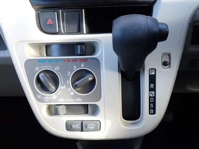 ムーヴ（ダイハツ）の車両写真