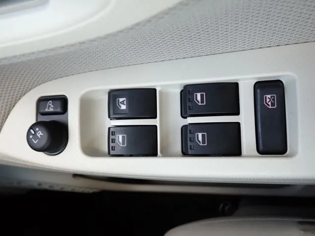 ムーヴ（ダイハツ）の車両写真