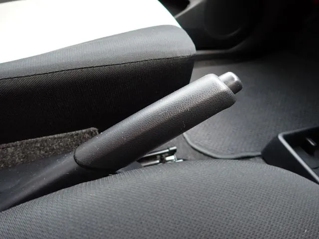 ダイハツ　ミラ　イース