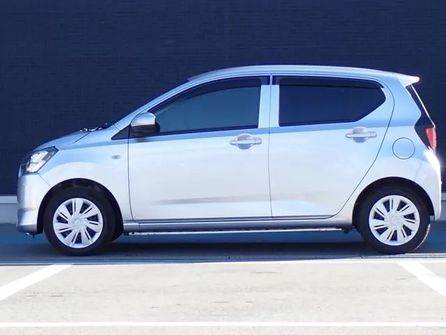 ダイハツ　ミラ　イース