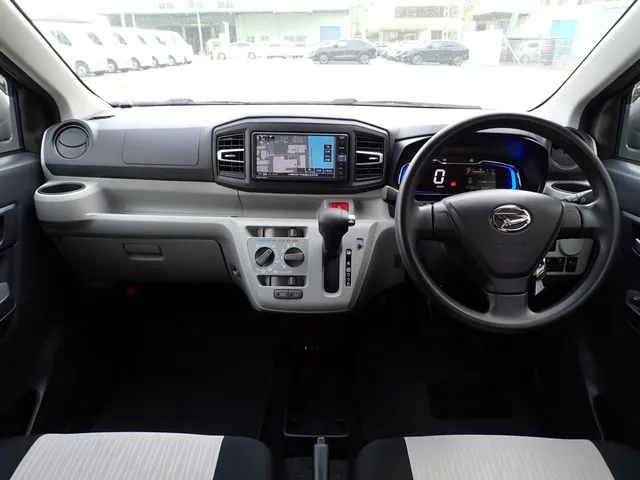 ダイハツ　ミラ　イース