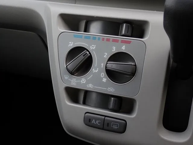 ダイハツ　ミラ　イース