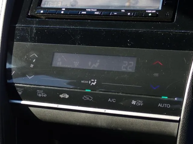 ホンダ　シャトル　ハイブリッド　４ＷＤ