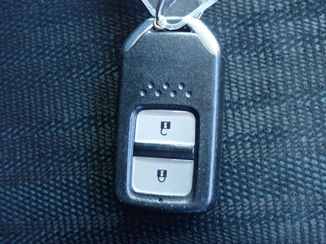 ホンダ　シャトル　ハイブリッド　４ＷＤ