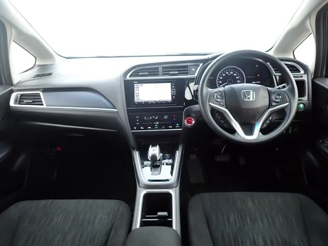 ホンダ　シャトル　ハイブリッド　４ＷＤ