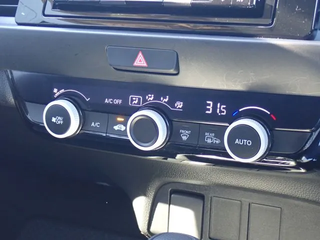 フィット e:HEV 4WD(ホンダ)の車両写真