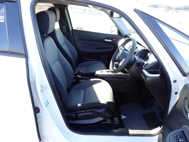 フィット e:HEV 4WD(ホンダ)の車両写真