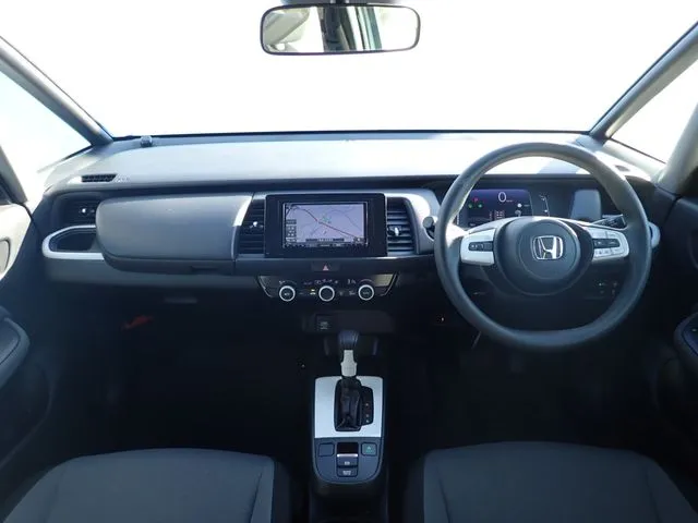 フィット e:HEV 4WD(ホンダ)の車両写真