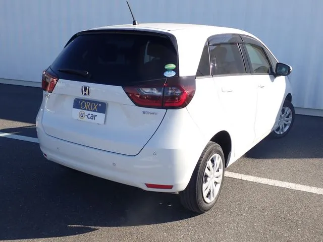 フィット e:HEV 4WD(ホンダ)の車両写真