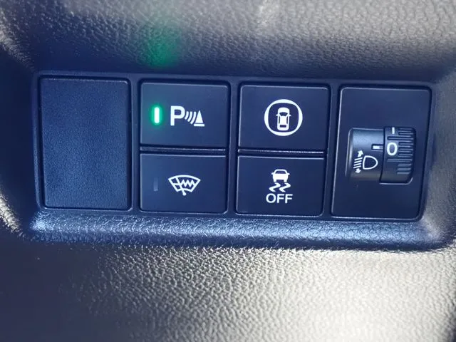 フィット e:HEV 4WD(ホンダ)の車両写真