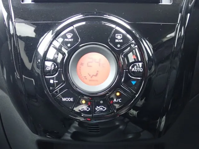 ノート（ニッサン）の車両写真