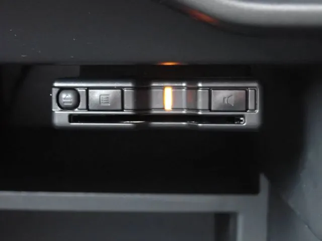 ノート（ニッサン）の車両写真