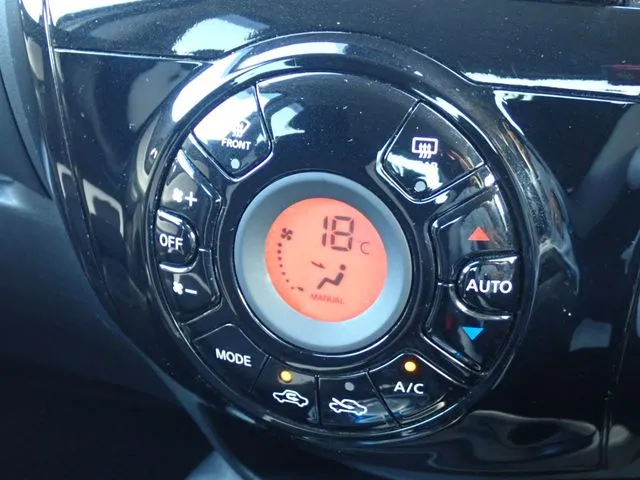 ノート（ニッサン）の車両写真