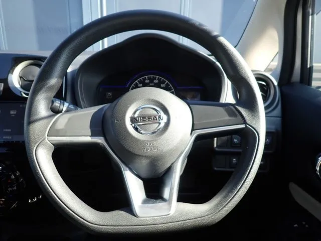 ノート（ニッサン）の車両写真