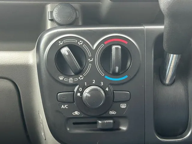 エブリイバン（スズキ）の車両写真