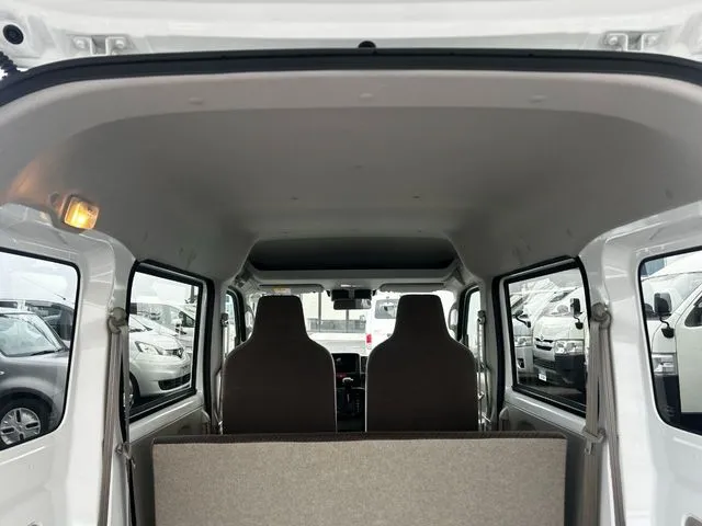 エブリイバン（スズキ）の車両写真