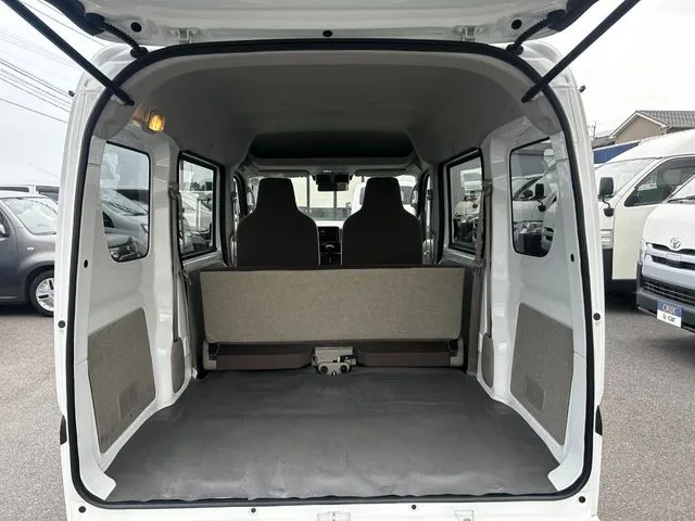 エブリイバン（スズキ）の車両写真