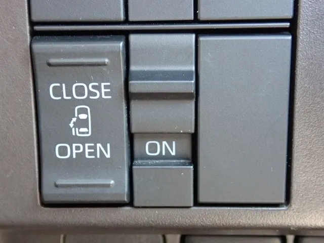 トール（ダイハツ）の車両写真