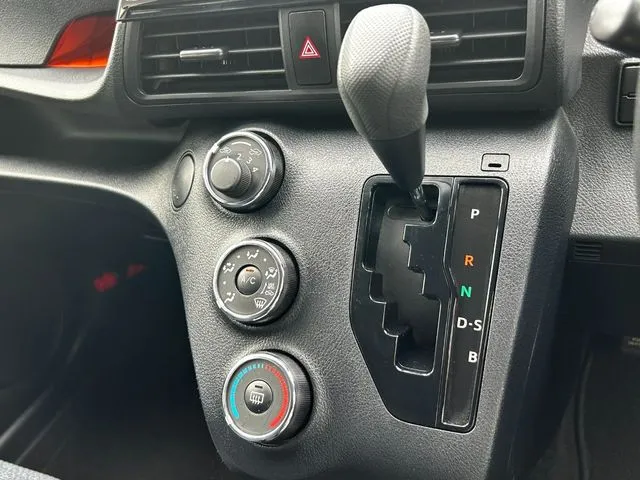 シエンタ（トヨタ）の車両写真