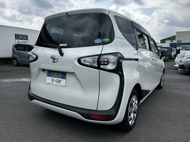 シエンタ（トヨタ）の車両写真