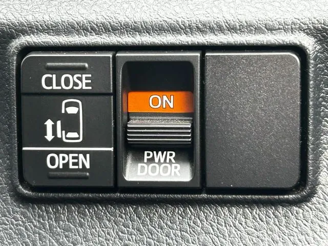 シエンタ（トヨタ）の車両写真