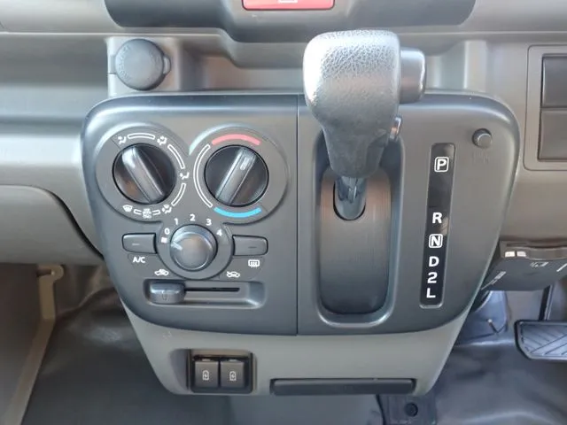 エブリイバン（スズキ）の車両写真