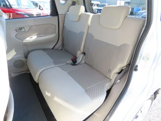 ムーヴ（ダイハツ）の車両写真