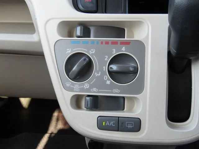 ムーヴ（ダイハツ）の車両写真