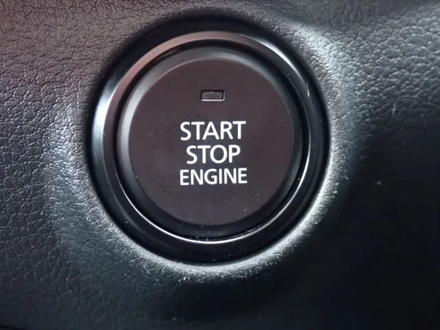 ＭＡＺＤＡ３　セダン（マツダ）の車両写真