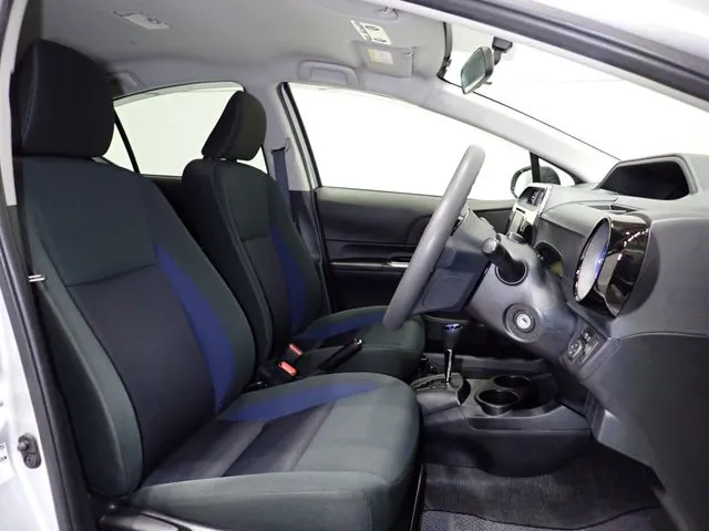 トヨタ　アクア