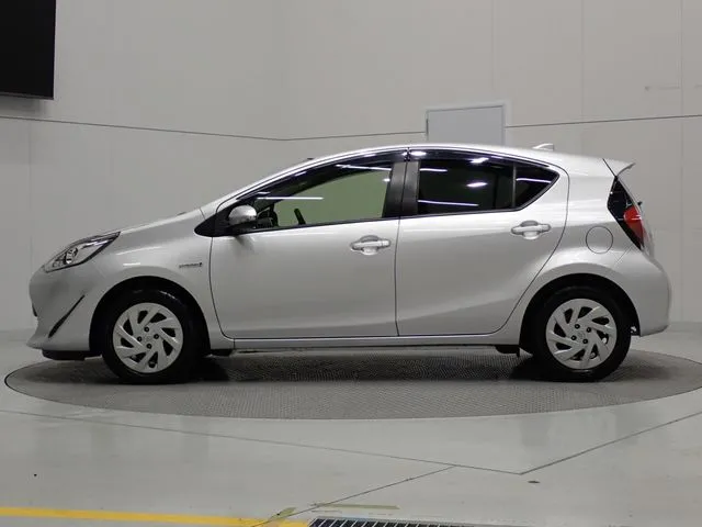 トヨタ　アクア