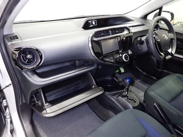 トヨタ　アクア