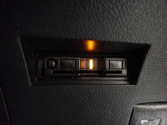 トヨタ　カローラアクシオ