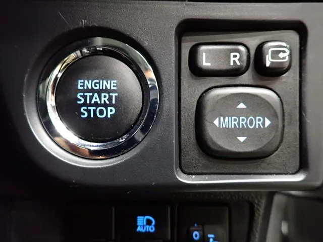 トヨタ　カローラアクシオ